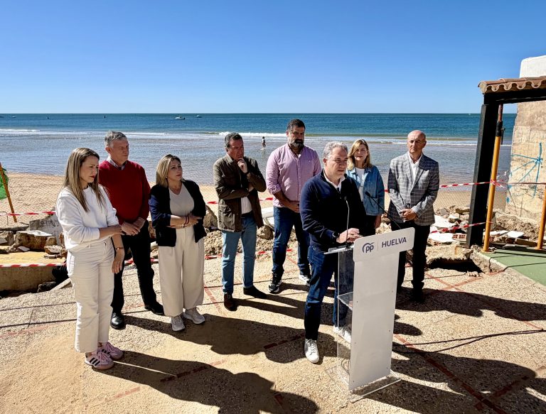 Bendolo urge al Gobierno a una reparación «estable» del litoral onubense