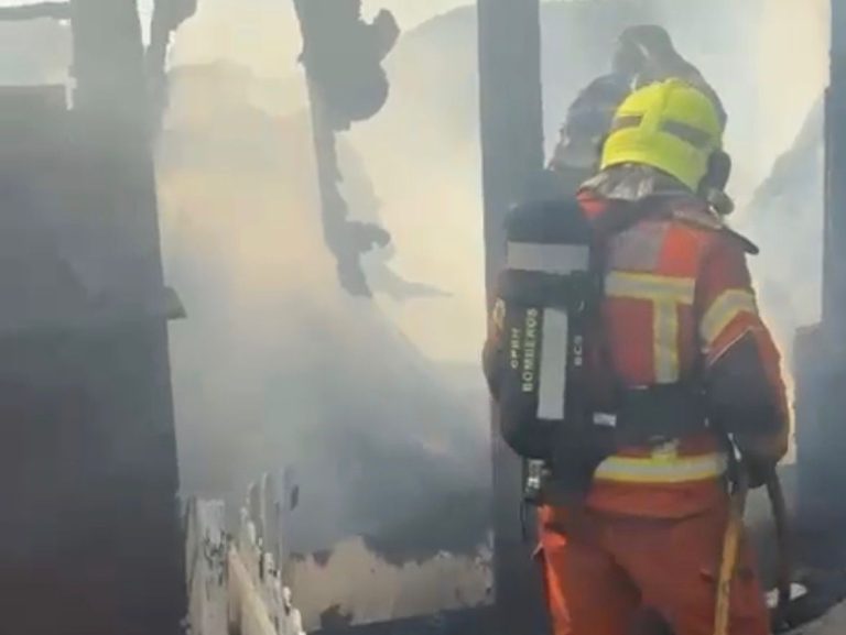 Arde el chiringuito Bárbaro de Nuevo Portil