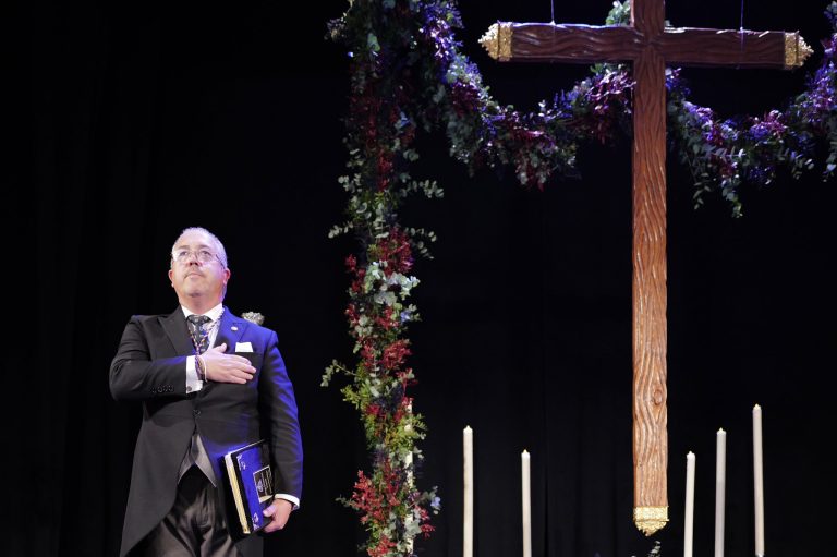 Pedro Jesús Álvarez anuncia la Semana Santa de Ayamonte con un emotivo pregón