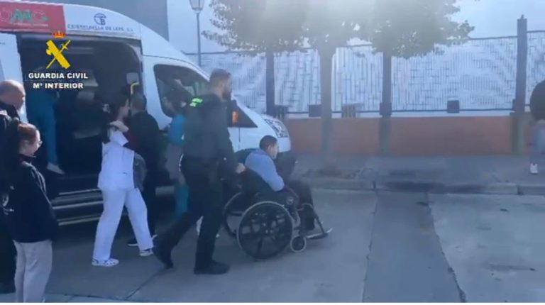 Evacuadas más de 50 personas en una residencia de ancianos de Lepe ante una gran salida de humo