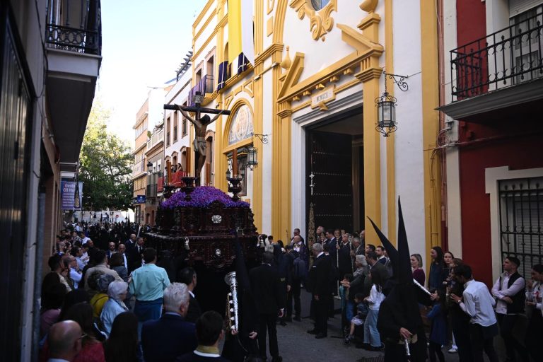 La procesión de Estudiantes en imágenes