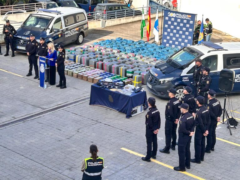 Intervenido el mayor alijo de cocaína de la historia en la costa de Huelva
