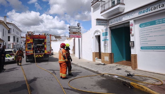 Incendio en una clínica de reconocimientos médicos en Cartaya