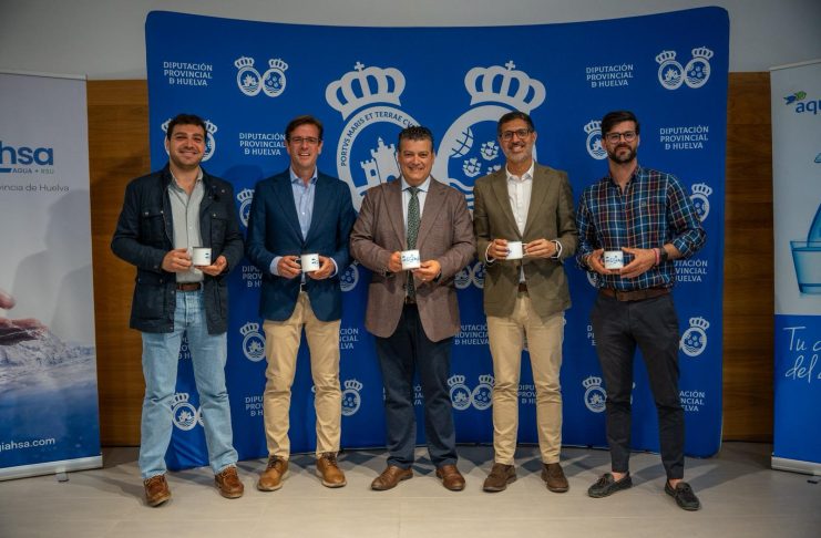 La Diputación instalará abrevaderos de agua para animales en los caminos del Rocío