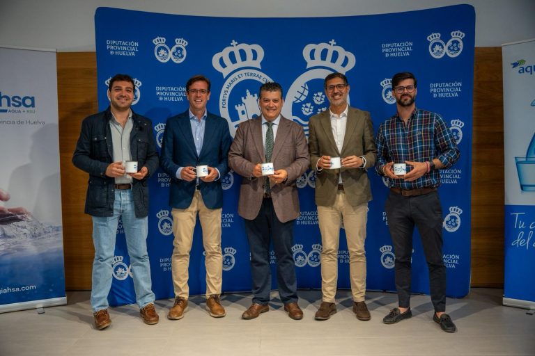 La Diputación instalará abrevaderos de agua para animales en los caminos del Rocío