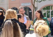 Loles López mantiene un encuentro con entidades sociales de Punta Umbría