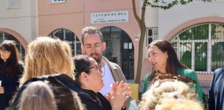 Loles López mantiene un encuentro con entidades sociales de Punta Umbría