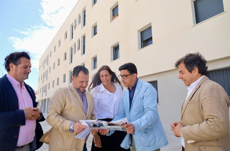Loles López subraya la apuesta “con hechos” de la Junta por la vivienda pública en Huelva y Ayamonte