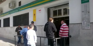 Huelva cierra abril con 1.694 parados menos