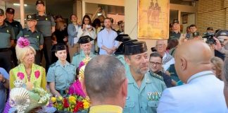 Huelva despide a Emigrantes en su camino hacia El Rocío