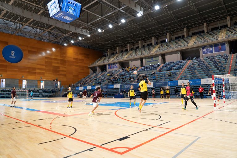 El Puerto de Huelva se convierte en epicentro de las competiciones portuarias de fútbol sala y pádel
