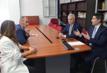 Los impulsores del aeropuerto Cristobal Colón dan a conocer el proyecto a la Universidad de Huelva Aeropuesto Cristóbal Colón