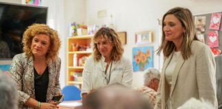 El PSOE anuncia más plazas en residencias y asistencia bucodental pública para mayores