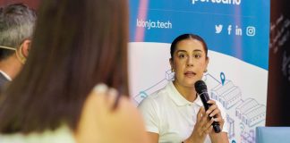 Carolina Marín protagoniza una jornada sobre tecnología y deporte en el Puerto de Huelva