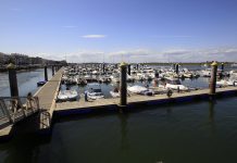 La Junta invertirá casi 2 millones de euros en renovar la barrera antioleaje del puerto de Punta Umbría