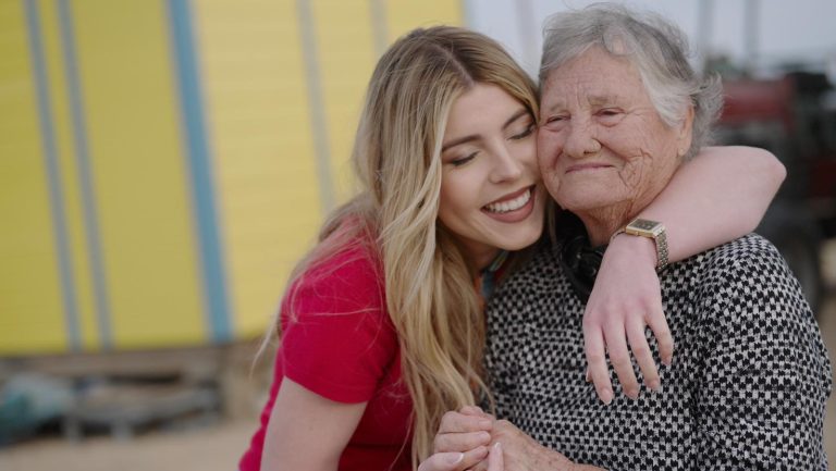 ‘Voy a quererte’, el homenaje hecho canción de Bella de Sousa a su abuela