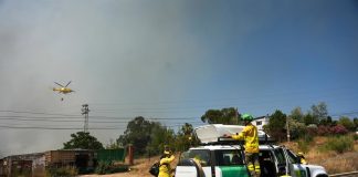 Más de 400 efectivos trabajan en el incendio de Castillejos
