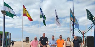 Las playas de Lepe izan seis banderas y distintivos de calidad
