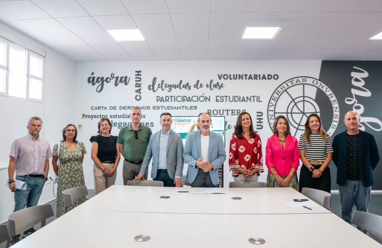 La UHU une a estudiantes y mayores en un nuevo Programa de Alojamiento Alternativo