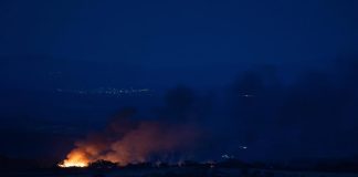 Los desalojados regresan a sus casas tras estabilizarse el incendio de El Cerro