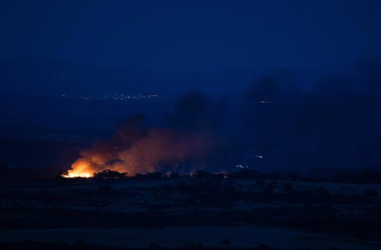 Los desalojados regresan a sus casas tras estabilizarse el incendio de El Cerro