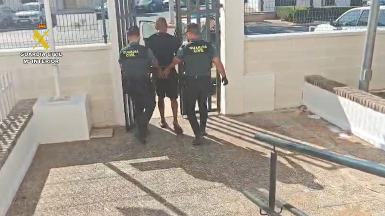 Desarticulado un punto de venta de droga en una concurrida plaza de Lepe