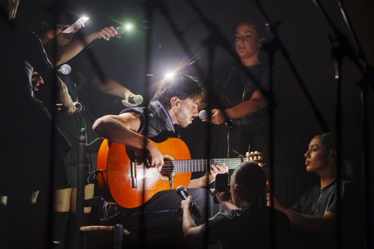 Yerai Cortés y Ana Lua Caiano llenan el Foro de flamenco y folk-electrónica