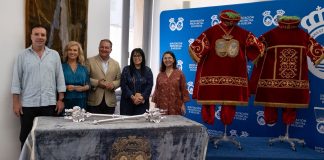 La Diputación recupera dos históricos trajes de maceros y el paño de mesa del antiguo Salón de Plenos