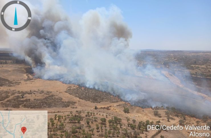 El Infoca lucha contra un segundo incendio en Alosno
