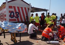 Simulacro de rescate acuático en Mazagón