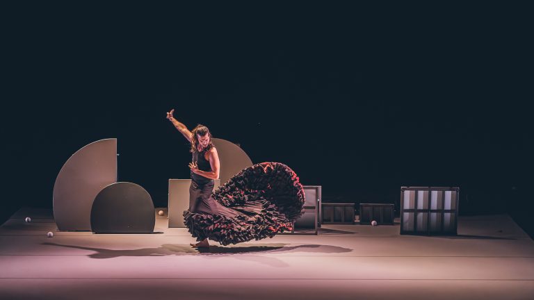 El circo y el flamenco se fusionan en Niebla con ‘Empaque’