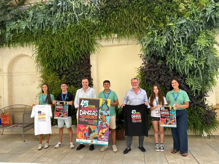 Once grupos de diez países se citan en el 45 Festival de Danzas de Villablanca