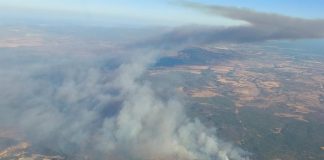 Un incendio en Niebla obliga al desalojo de dos aldeas Incendio en Niebla