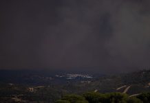 Un «cambio de patrón» en el viento abre «una oportunidad» de contener el incendio