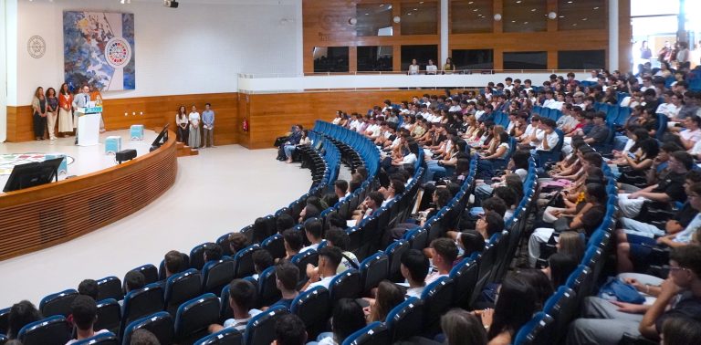 La UHU da la bienvenida a sus más de 2.200 estudiantes de nuevo ingreso