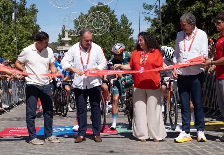 Toscano ve «histórico» acoger una etapa completa de La Vuelta por todas las comarcas