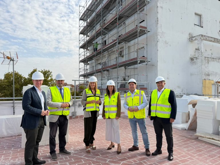 Avanzan las obras de rehabilitación energética y accesibilidad de 64 viviendas públicas en Huelva