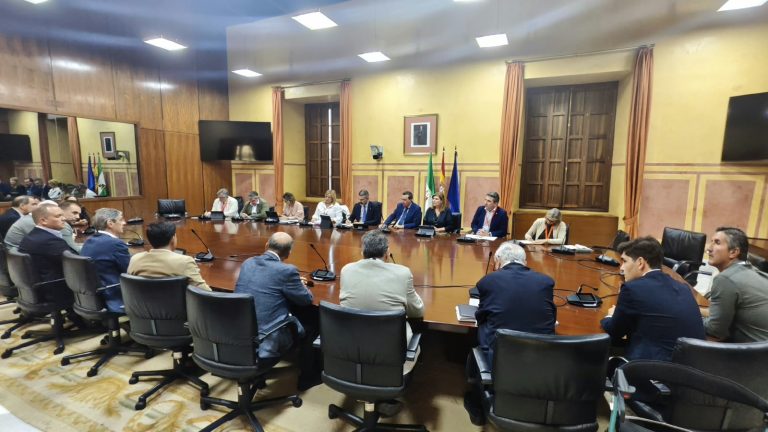 Junta y regantes se unen en una comisión sobre las obras hidráulicas