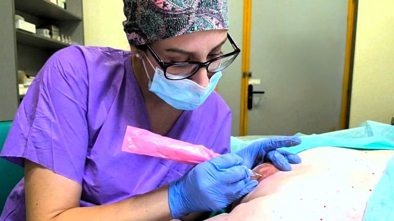 El Juan Ramón Jiménez incorpora la reconstrucción mamaria completa con micropigmentación